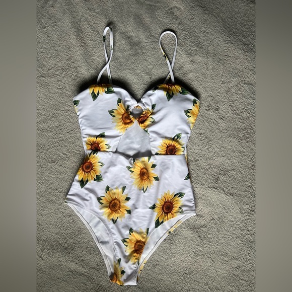 Sunflower cutout one piece swimsuit. - Picture 1 of 2
